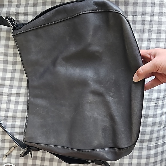 Tumi Leather Santa Monica Mabery Convertable Hobo Purse - Picture 3 of 13